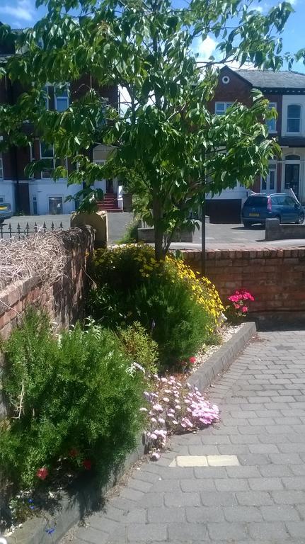 Vale House Bed and Breakfast Southport Buitenkant foto